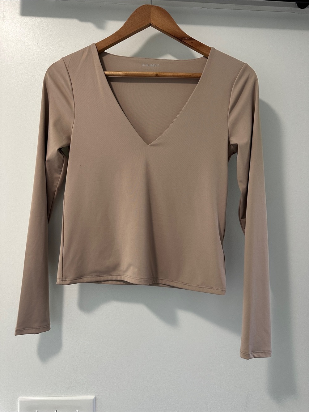 NWOT Old Navy Long Sleeve V-Neck Top in Taupe